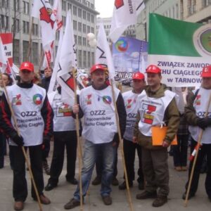 Pikieta związkowa przed MPiPS w Warszawie